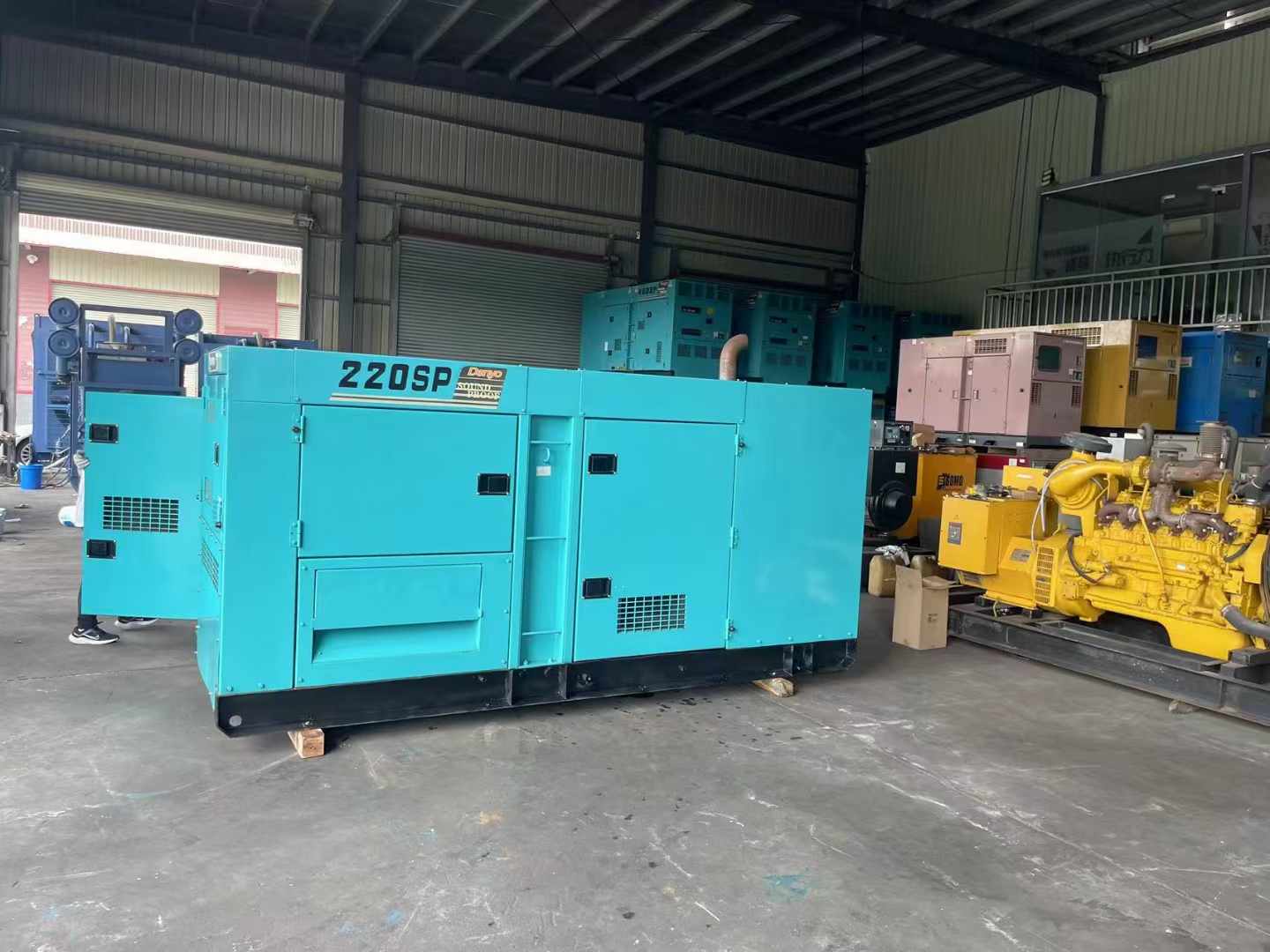 德城800kW 柴油发电机的输出电流波动范围是多少？